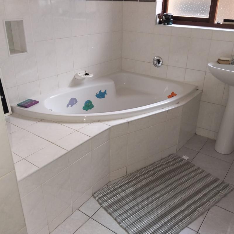 3 Bedroom Property for Sale in Peerless Park North Western Cape
